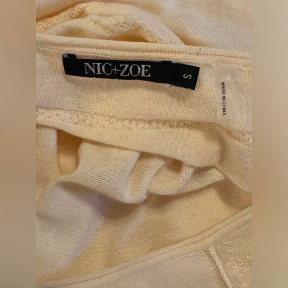 Nic + Zoe light yellow detailed top! - Picture 13 of 14